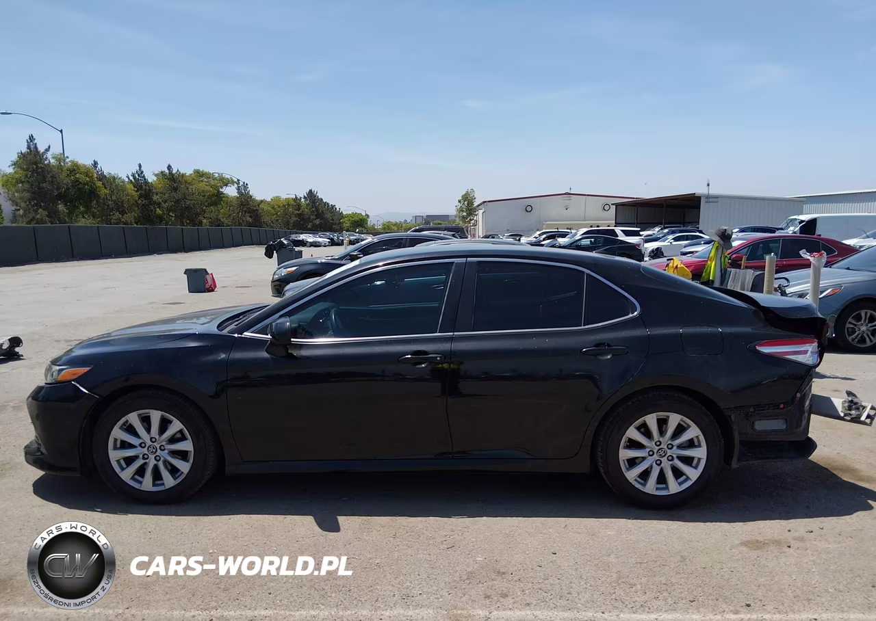 2019 Toyota Camry Le VIN:4T1B11HK4KU228012 - 15