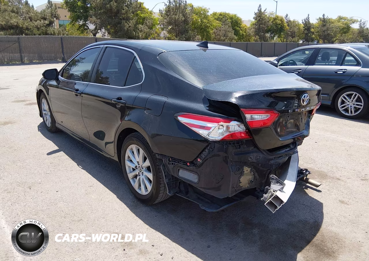 2019 Toyota Camry Le VIN:4T1B11HK4KU228012 - 3