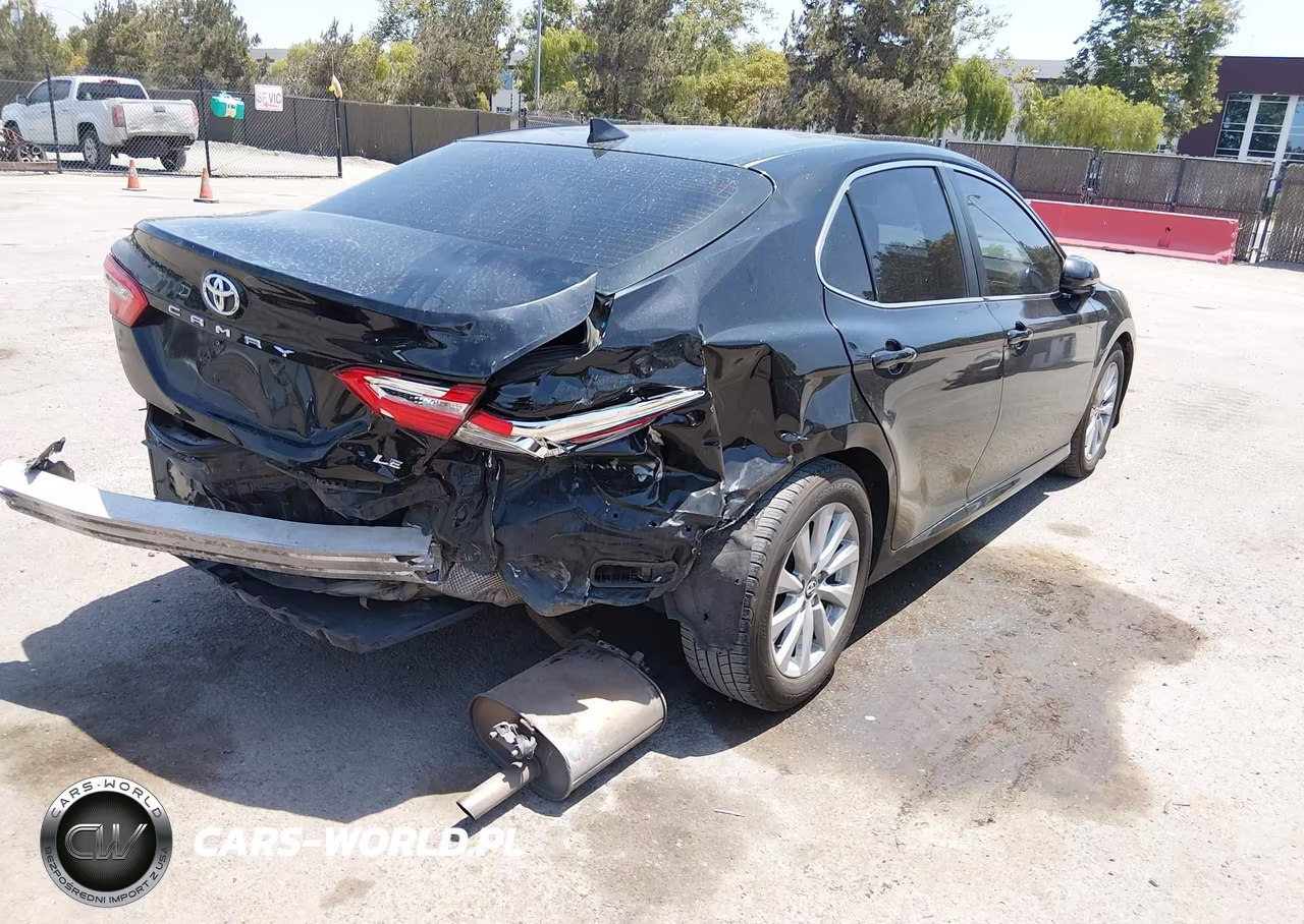 2019 Toyota Camry Le VIN:4T1B11HK4KU228012 - 4