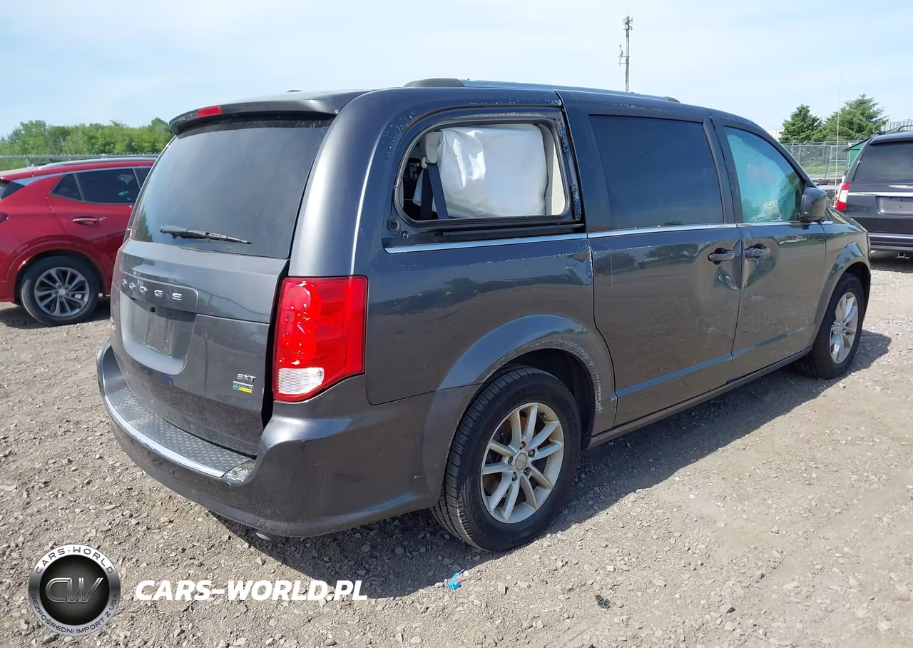 2018 Dodge Grand Caravan Sxt VIN:2C4RDGCG3JR307361 - 4