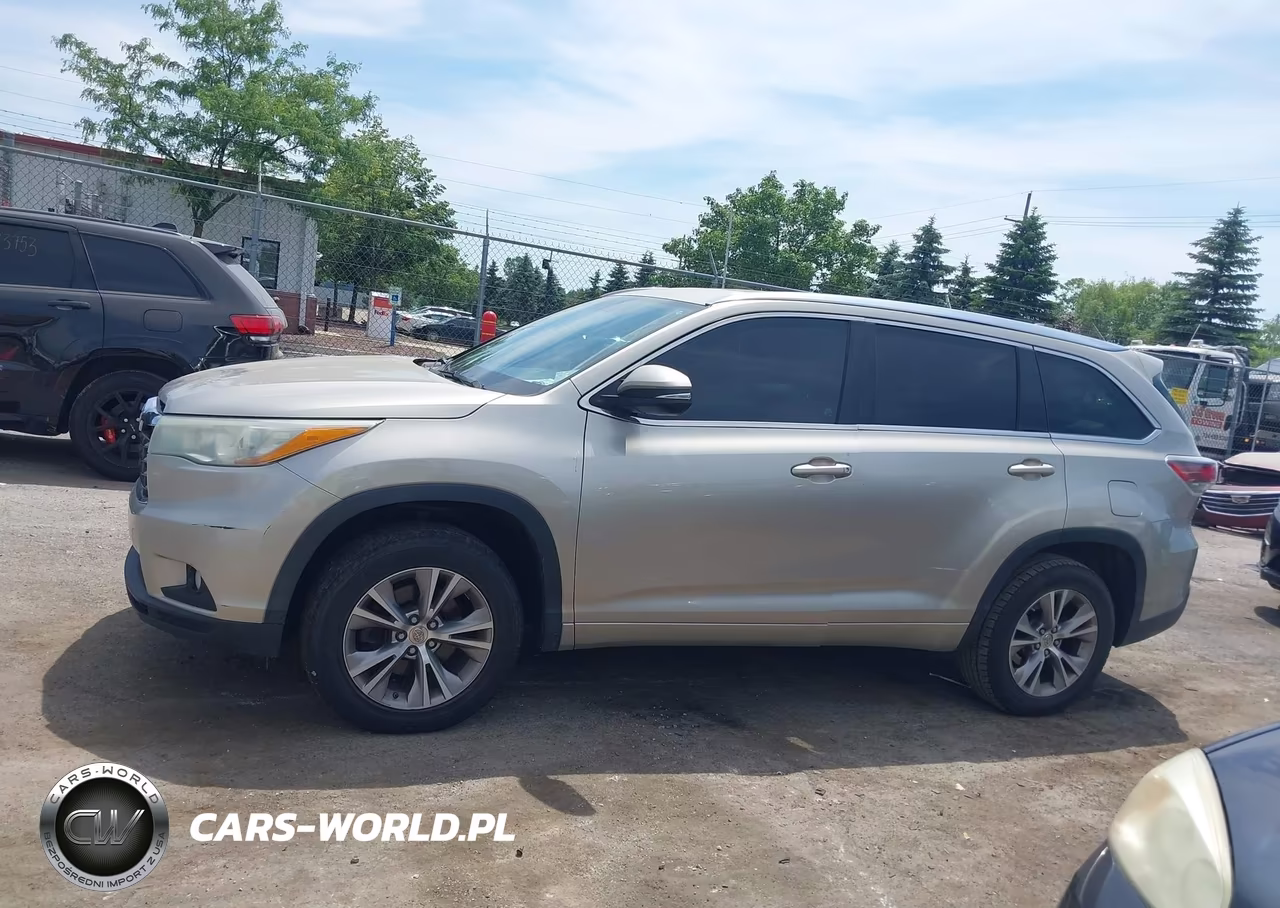 2015 Toyota Highlander Xle V6 VIN:5TDKKRFH5FS095584 - 14