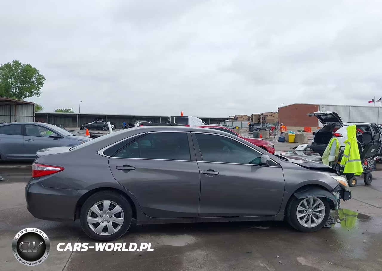 2015 Toyota Camry Le VIN:4T4BF1FK7FR458837 - 14