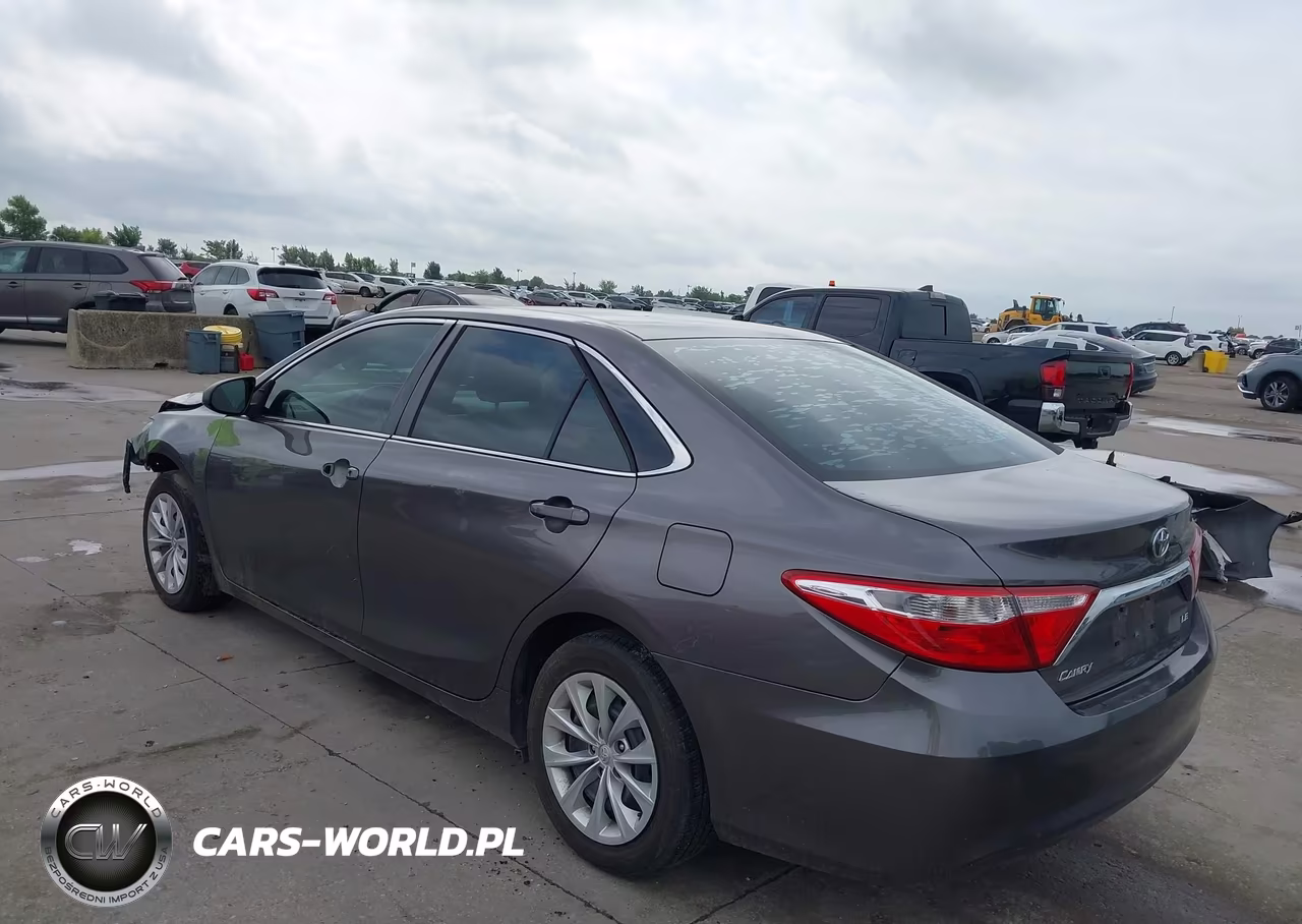 2015 Toyota Camry Le VIN:4T4BF1FK7FR458837 - 3