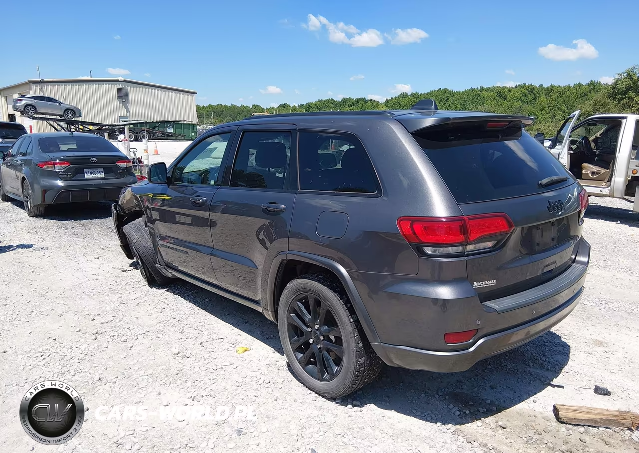 2019 Jeep Grand Cherokee Altitude 4X2 VIN:1C4RJEAG7KC543876 - 3