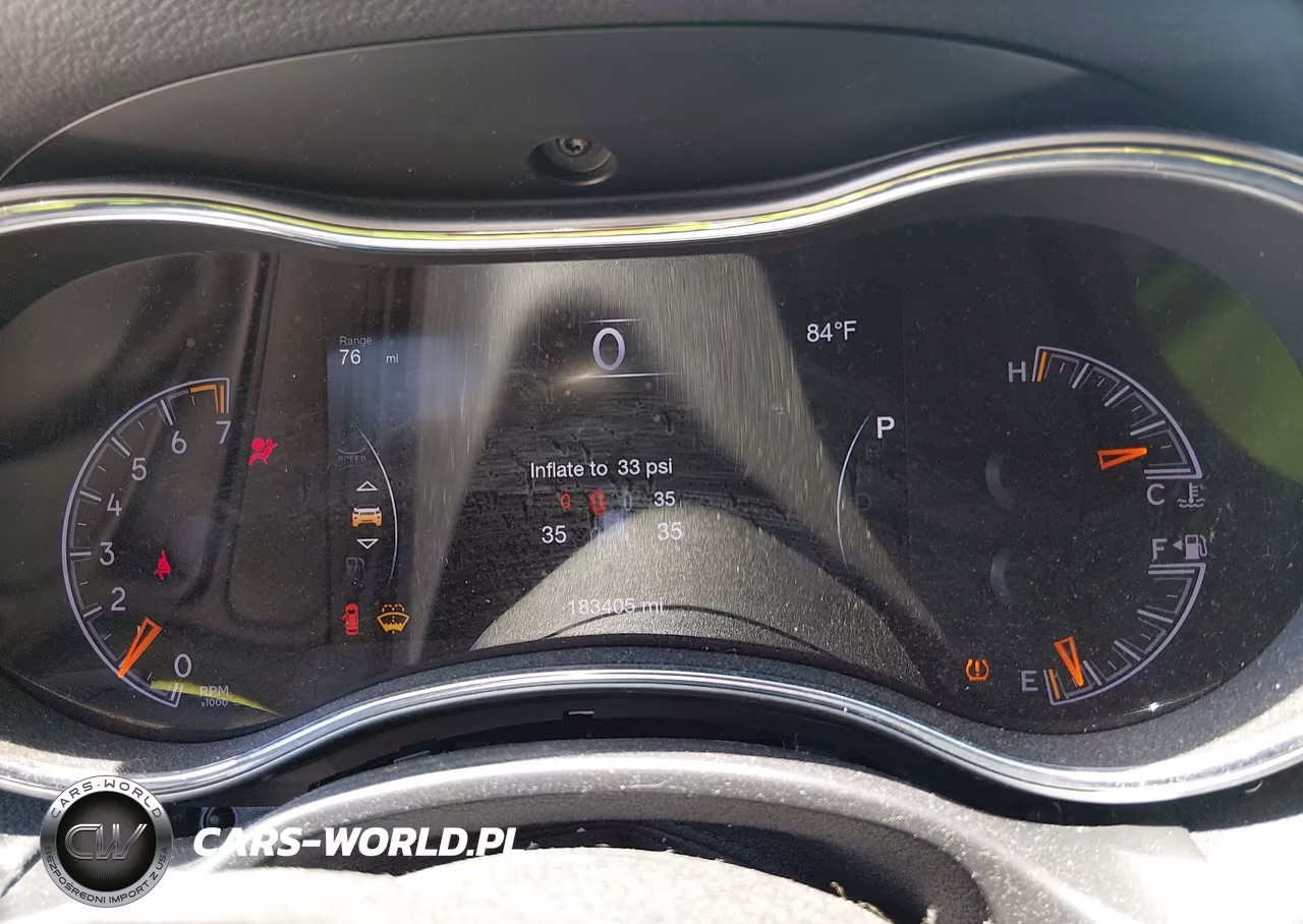 2019 Jeep Grand Cherokee Altitude 4X2 VIN:1C4RJEAG7KC543876 - 7
