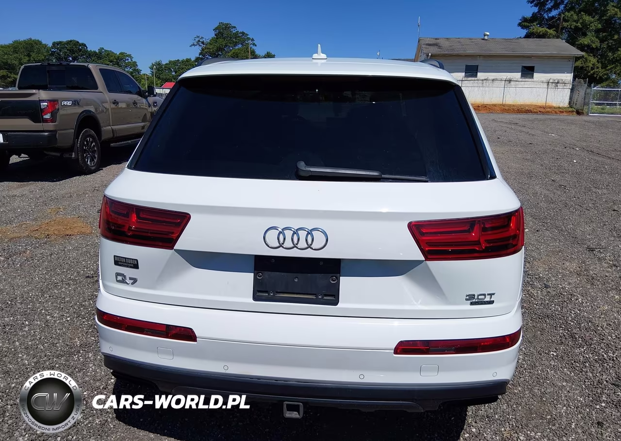 2018 Audi Q7 3.0T Premium VIN:WA1VAAF70JD044596 - 17