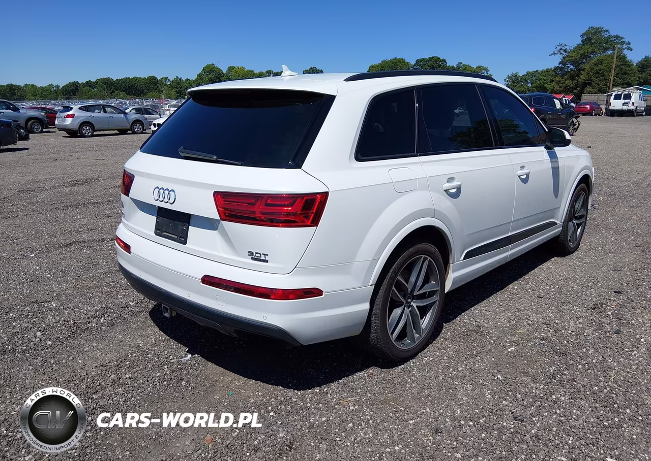 2018 Audi Q7 3.0T Premium VIN:WA1VAAF70JD044596 - 4