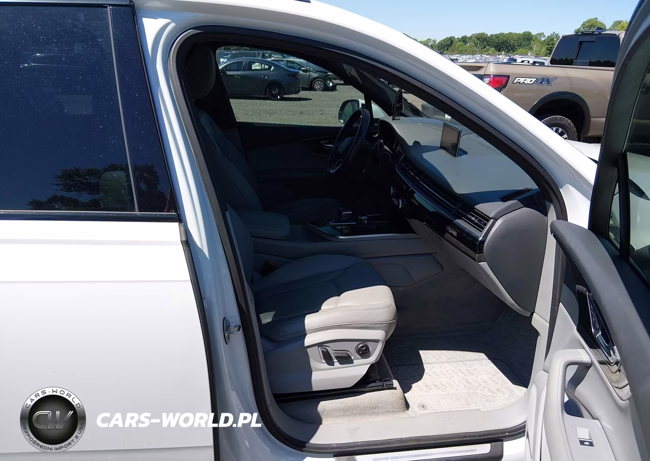 2018 Audi Q7 3.0T Premium VIN:WA1VAAF70JD044596 - 5
