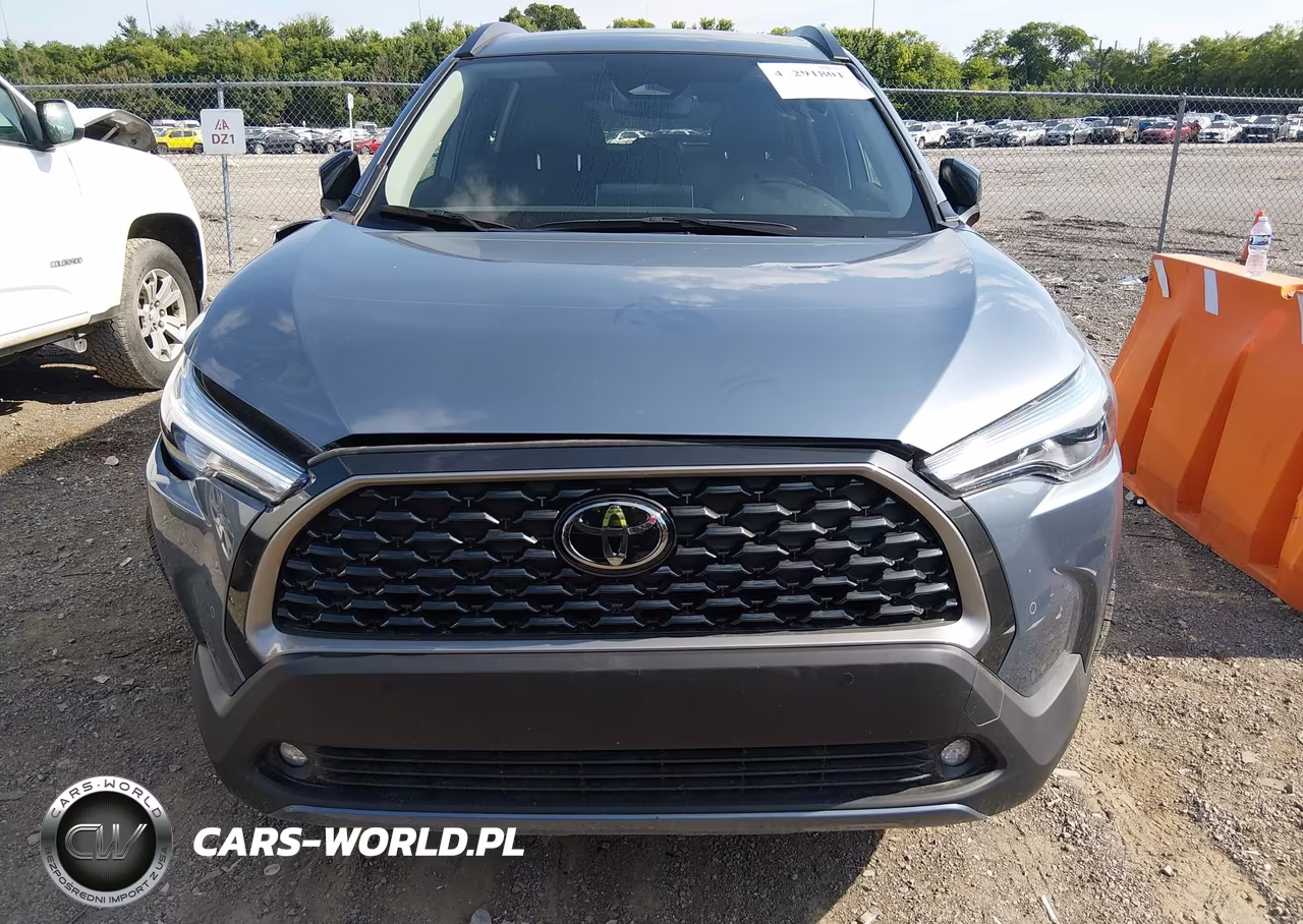 2025 Toyota Corolla Cross Xle VIN:7MUEAAAG1SV144165 - 12