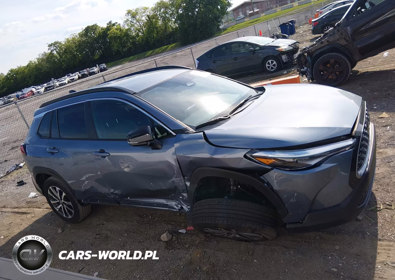 2025 Toyota Corolla Cross Xle VIN:7MUEAAAG1SV144165 - 13