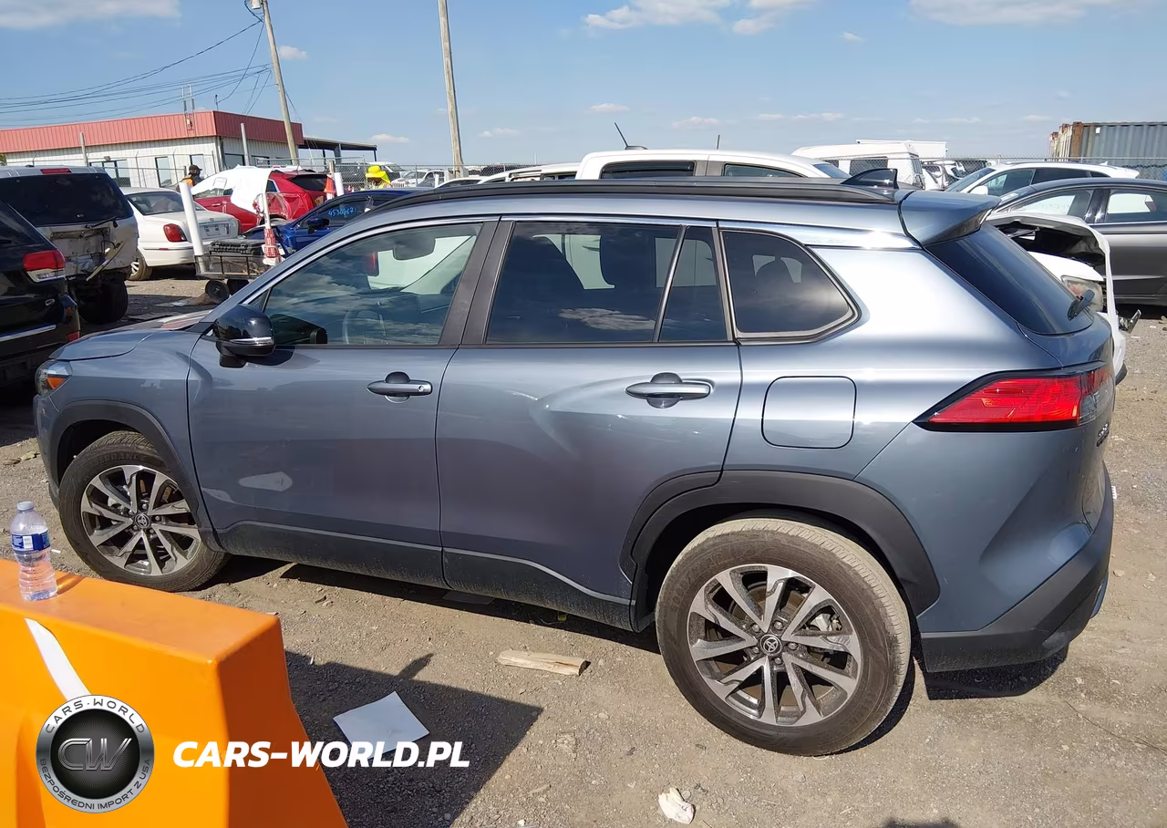 2025 Toyota Corolla Cross Xle VIN:7MUEAAAG1SV144165 - 14