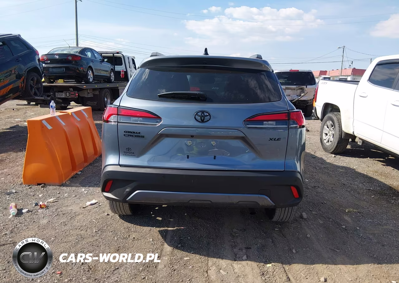 2025 Toyota Corolla Cross Xle VIN:7MUEAAAG1SV144165 - 16