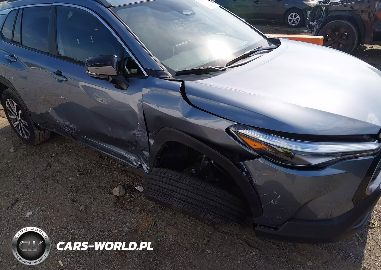 2025 Toyota Corolla Cross Xle VIN:7MUEAAAG1SV144165 - 17