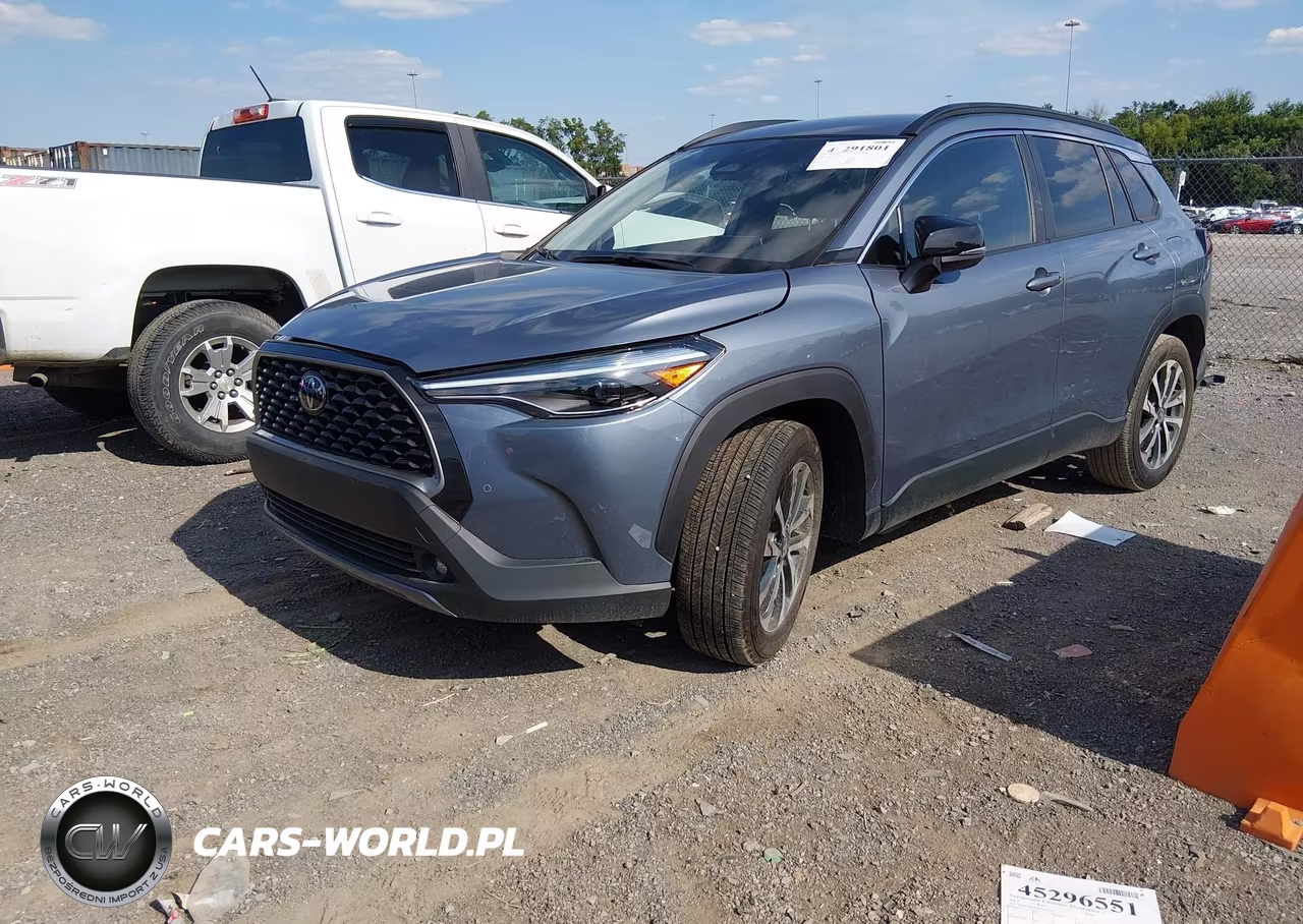 2025 Toyota Corolla Cross Xle VIN:7MUEAAAG1SV144165 - 2