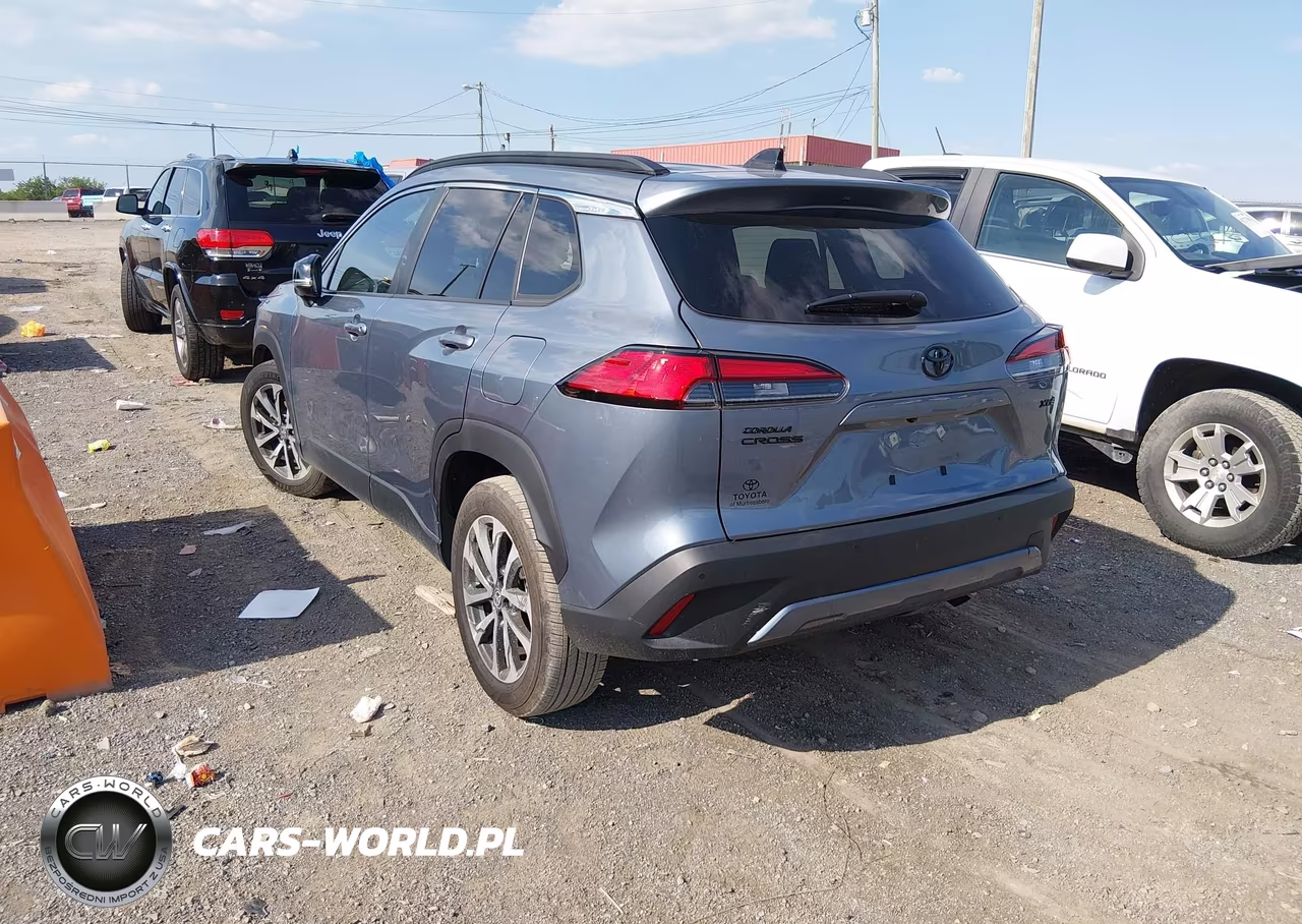 2025 Toyota Corolla Cross Xle VIN:7MUEAAAG1SV144165 - 3