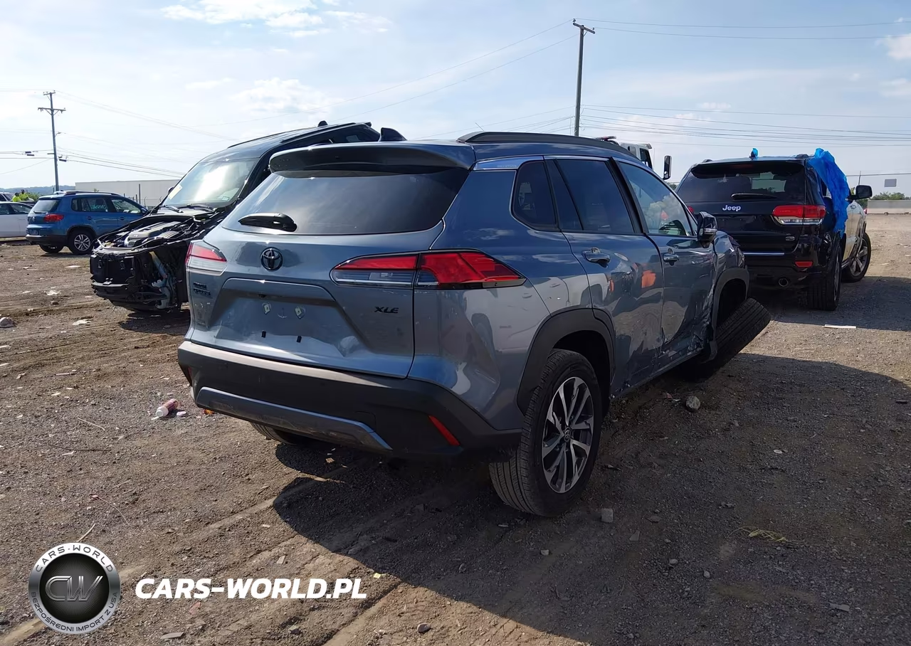 2025 Toyota Corolla Cross Xle VIN:7MUEAAAG1SV144165 - 4