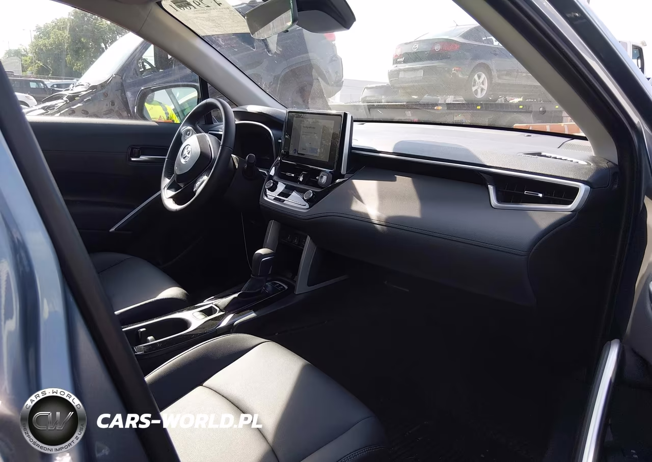 2025 Toyota Corolla Cross Xle VIN:7MUEAAAG1SV144165 - 5