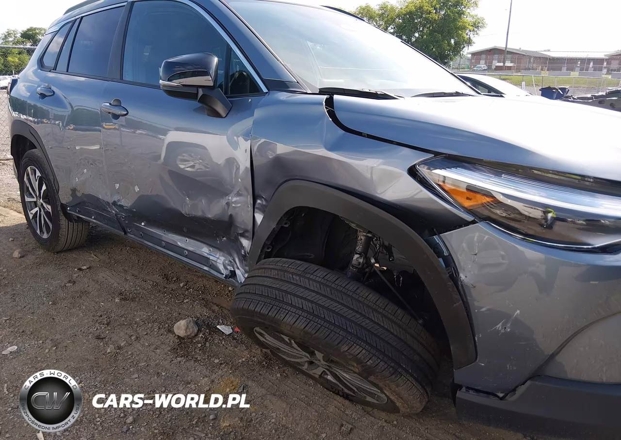 2025 Toyota Corolla Cross Xle VIN:7MUEAAAG1SV144165 - 6