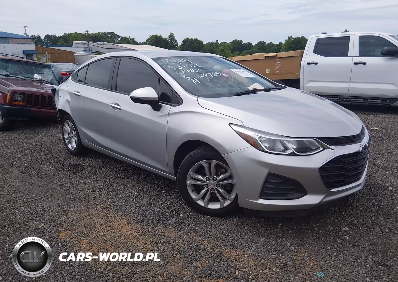 2019 Chevrolet Cruze Ls – zdjęcie 1 z 17