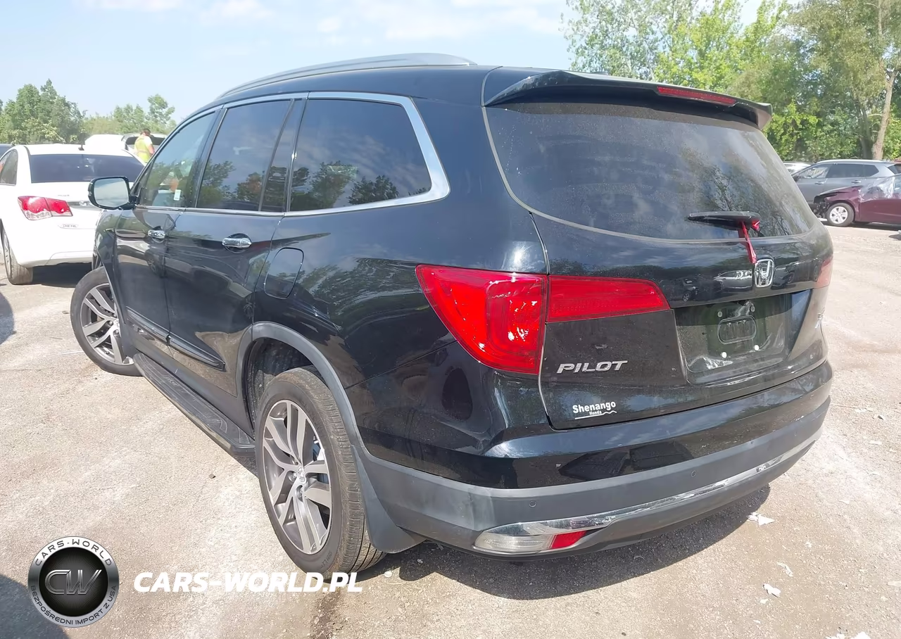 2017 Honda Pilot Touring VIN:5FNYF6H96HB008723 - 3