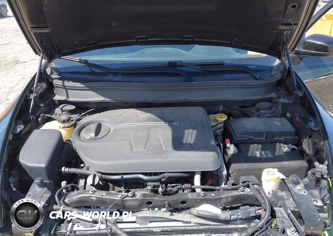 2015 Jeep Cherokee Latitude VIN:1C4PJLCS1FW791381 - 10