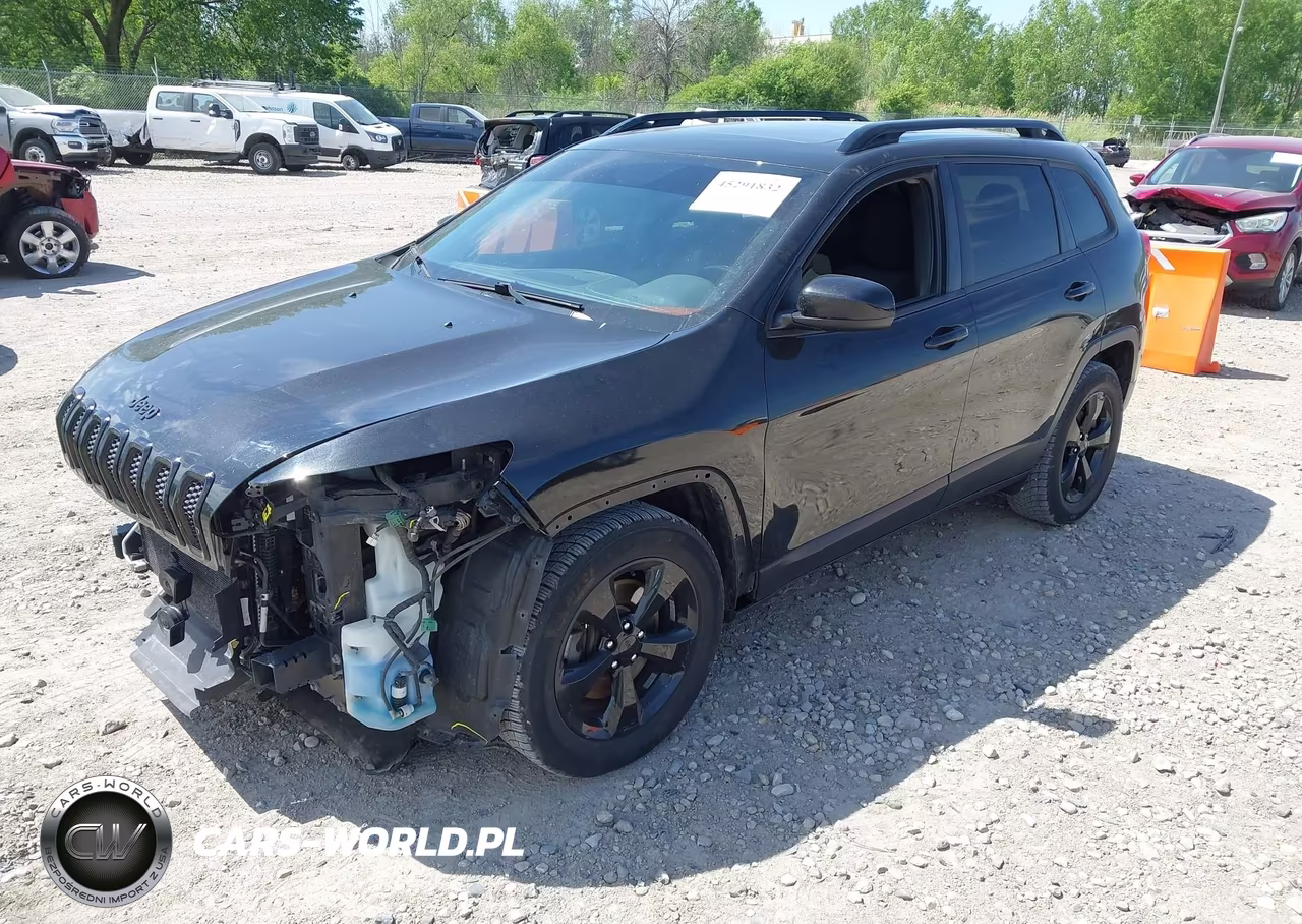 2015 Jeep Cherokee Latitude VIN:1C4PJLCS1FW791381 - 2