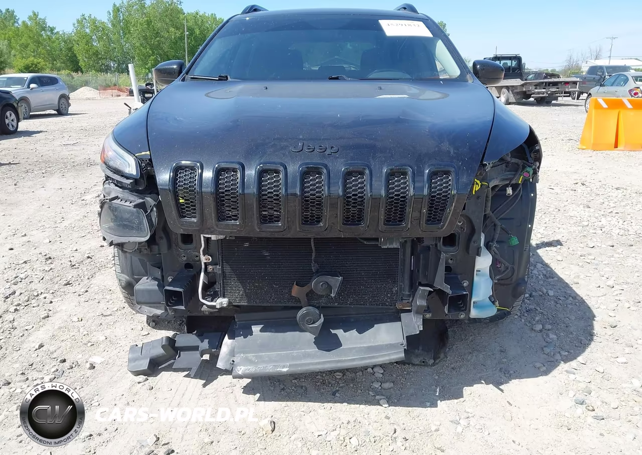 2015 Jeep Cherokee Latitude VIN:1C4PJLCS1FW791381 - 6