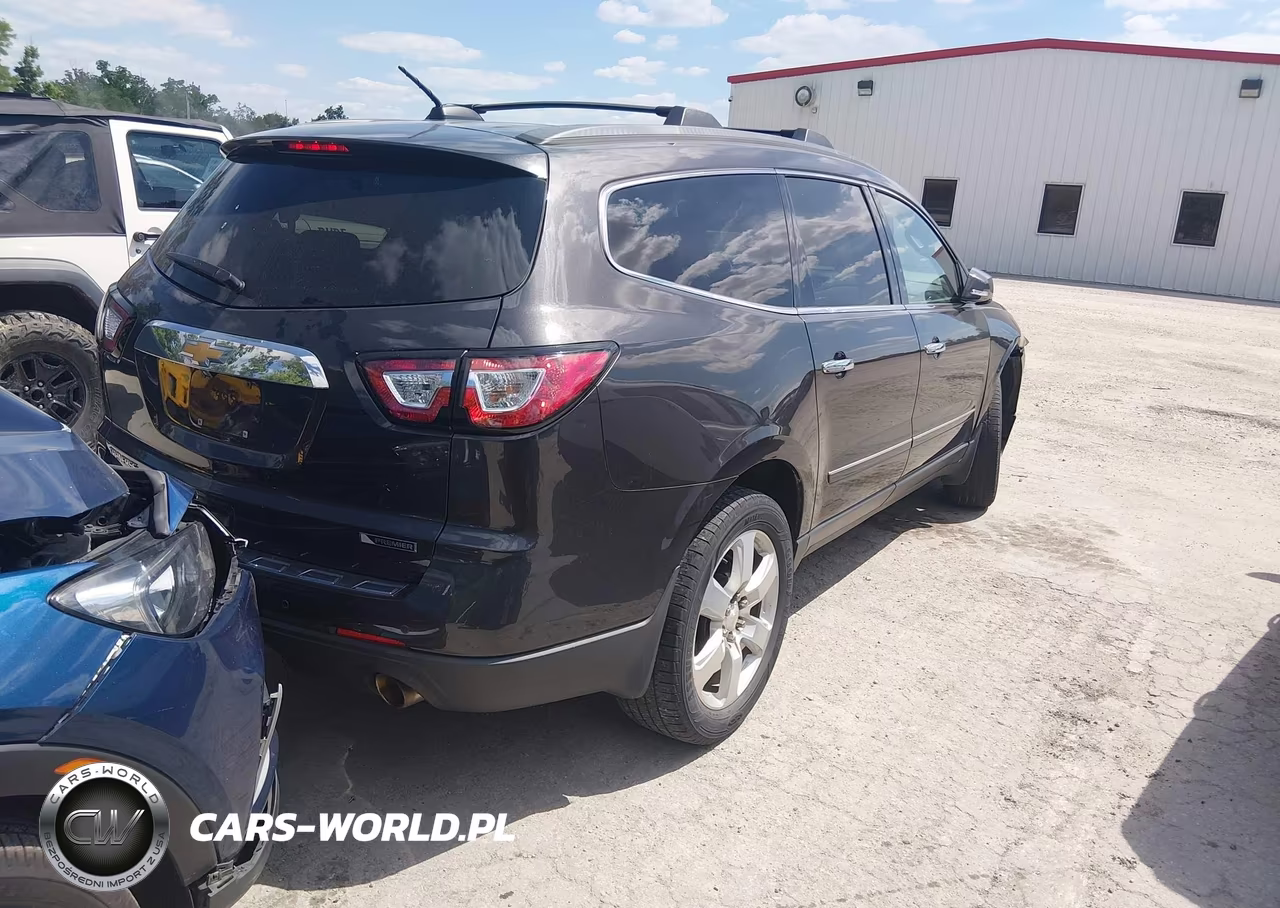 2017 Chevrolet Traverse Premier VIN:1GNKRJKD2HJ331082 - 4