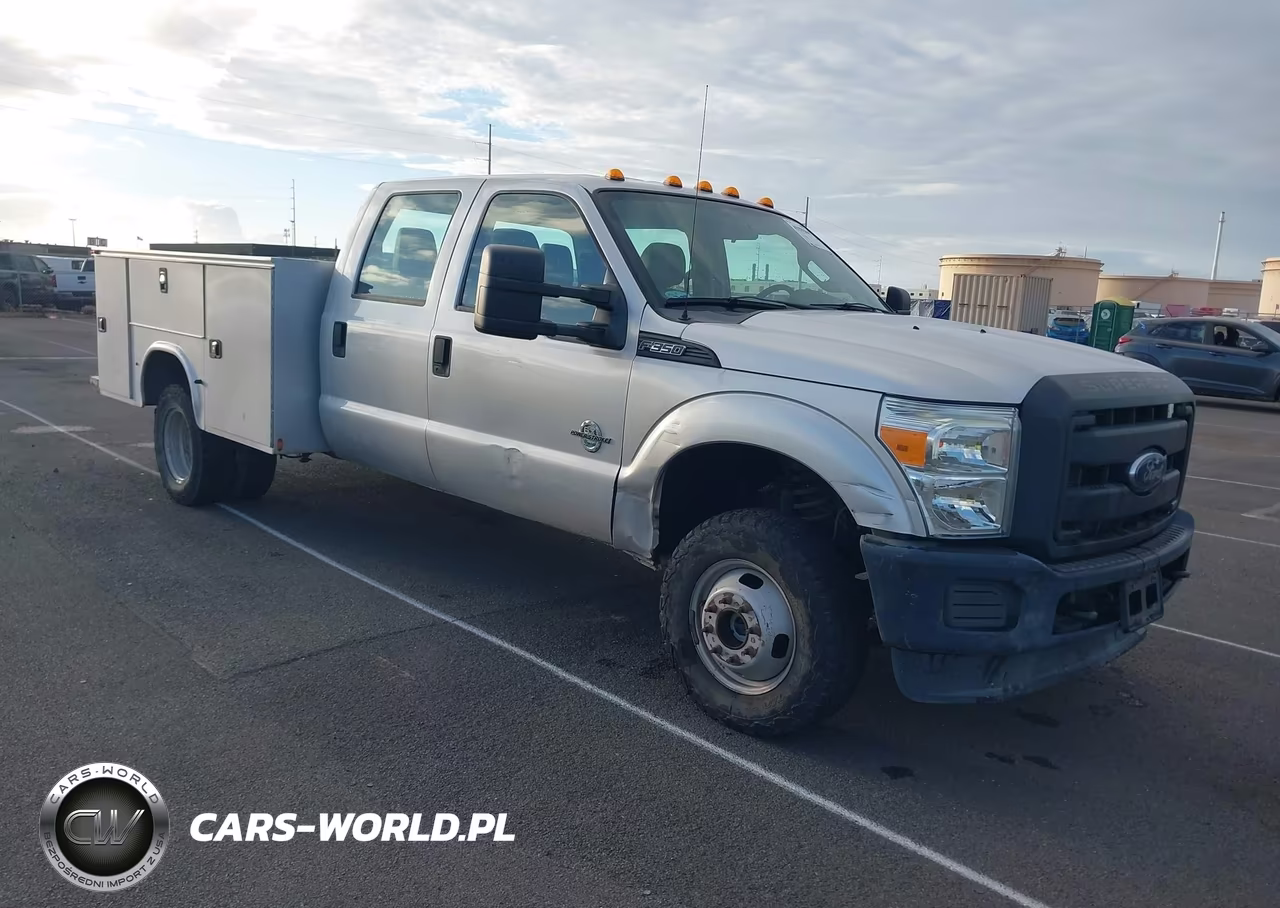 2015 Ford F-350 Chassis Xl