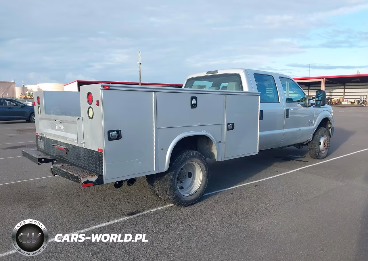 2015 Ford F-350 Chassis Xl VIN:1FD8W3HT1FEA89490 - 4