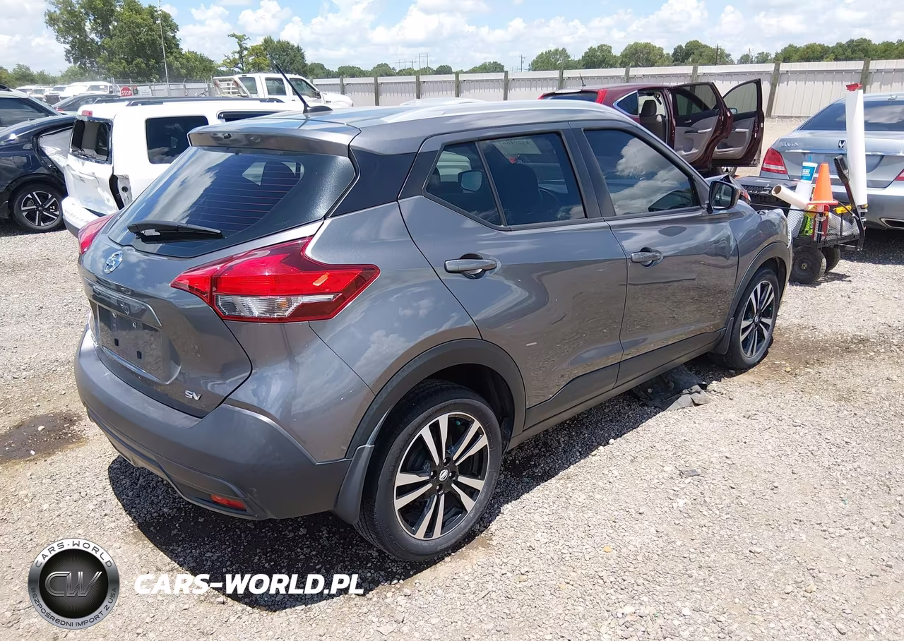2018 Nissan Kicks Sv VIN:3N1CP5CU5JL519217 - 4