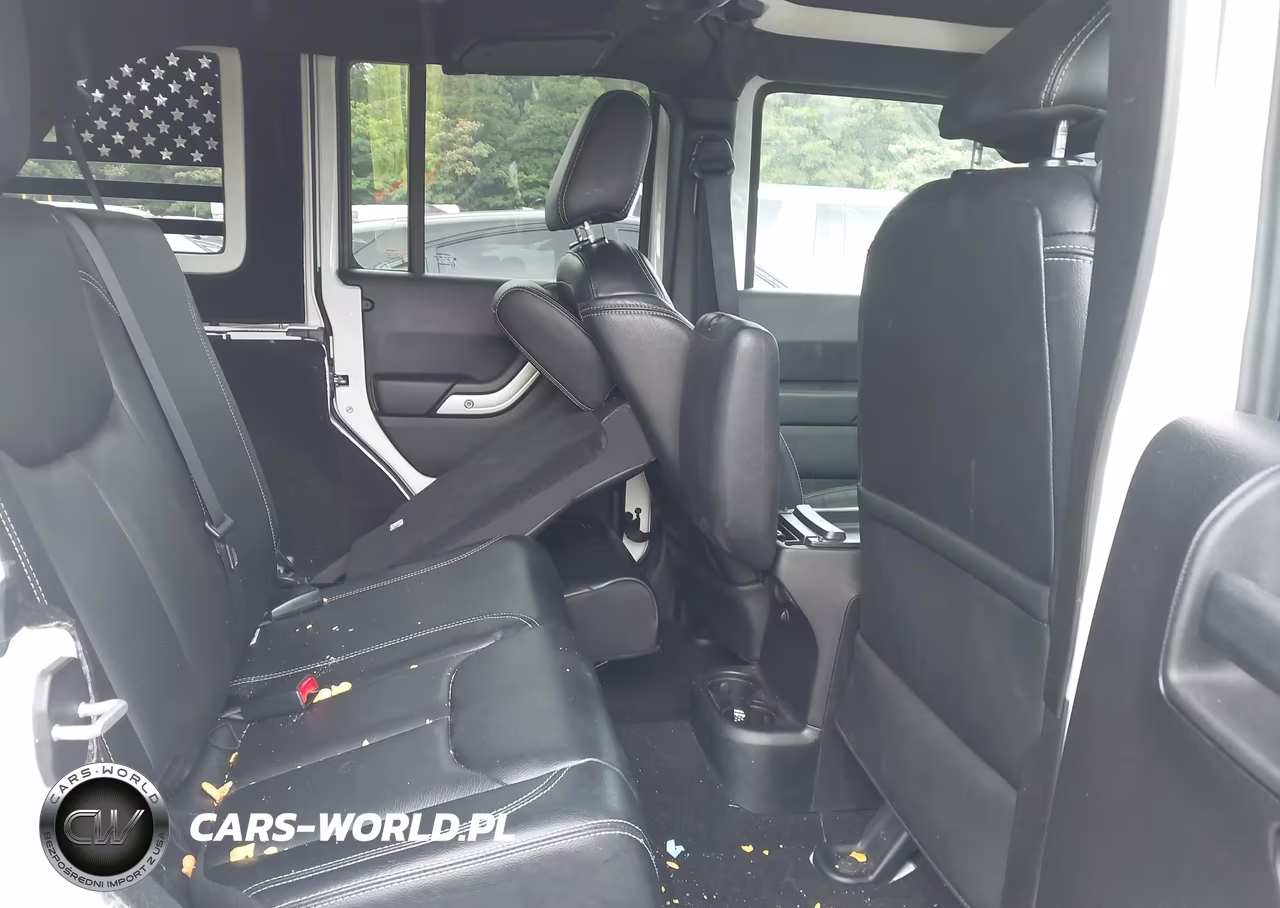 2016 Jeep Wrangler Unlimited Rubicon VIN:1C4BJWFG5GL135352 - 8