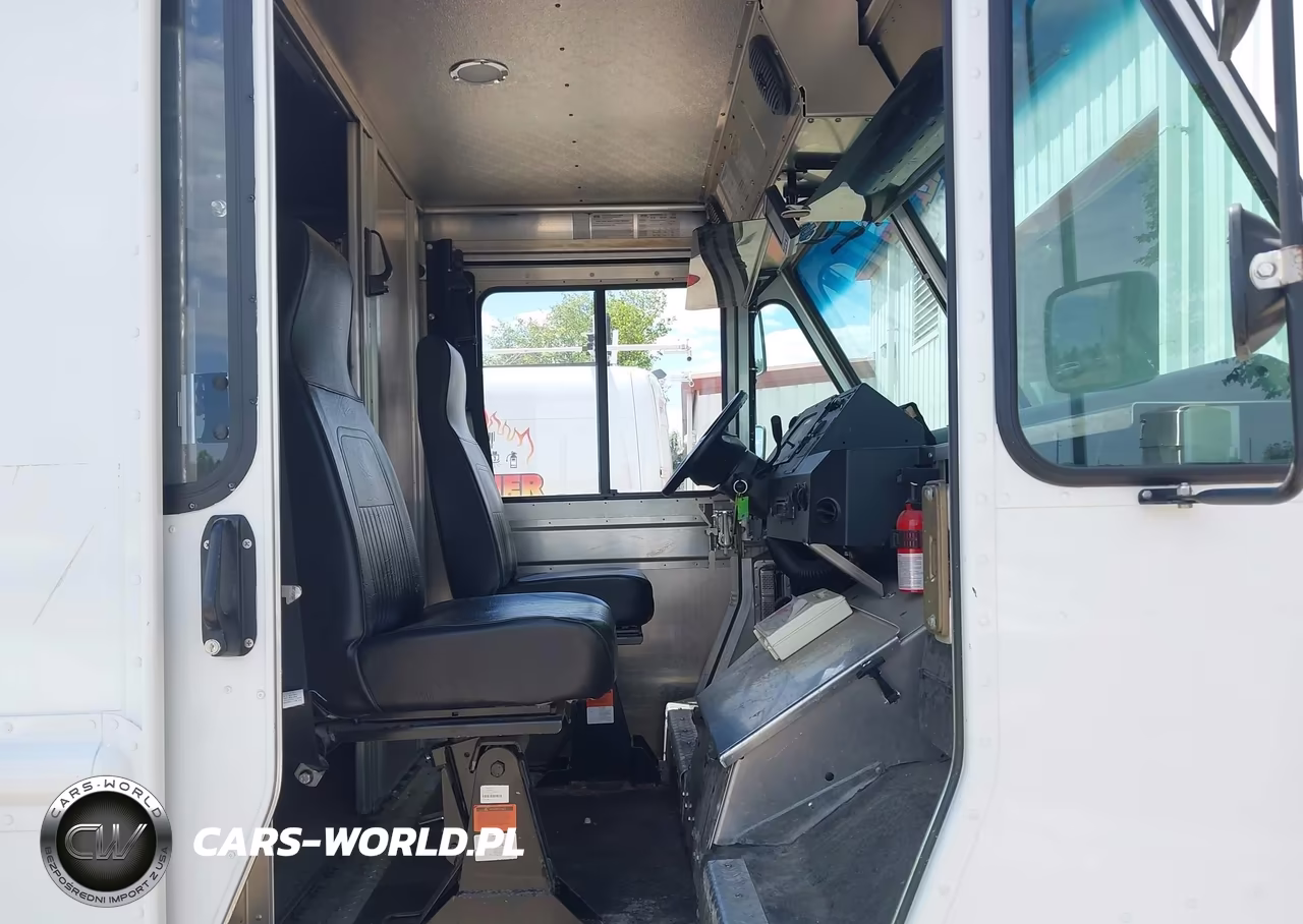 2018 Ford E-350 Stripped VIN:1FC3E3K66JDC36745 - 5