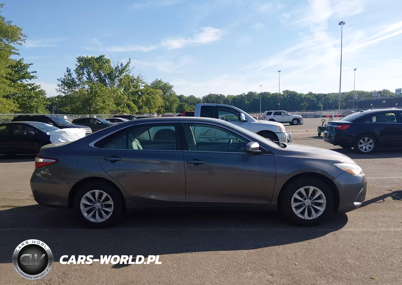 2016 Toyota Camry Le VIN:4T4BF1FK9GR530770 - 13
