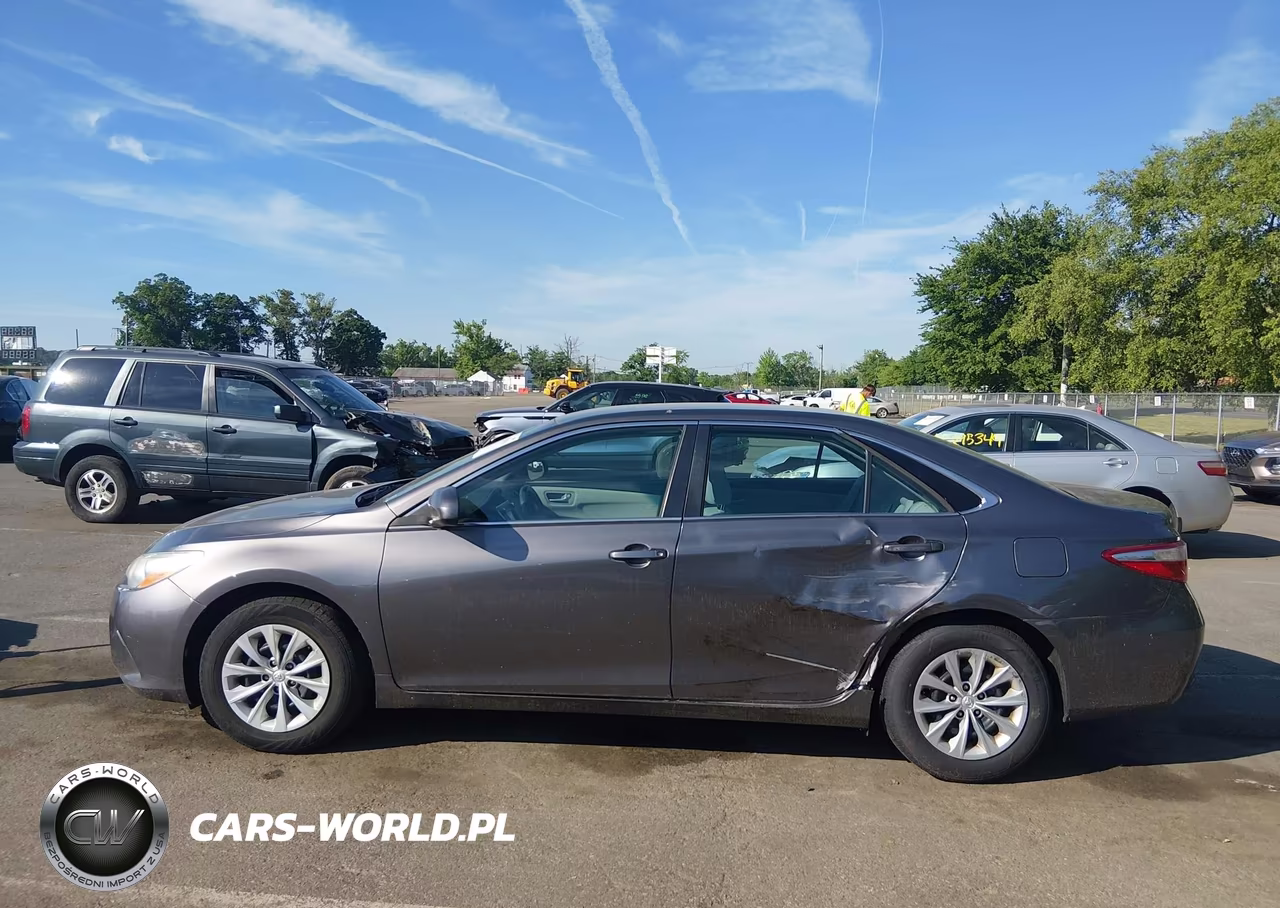 2016 Toyota Camry Le VIN:4T4BF1FK9GR530770 - 14