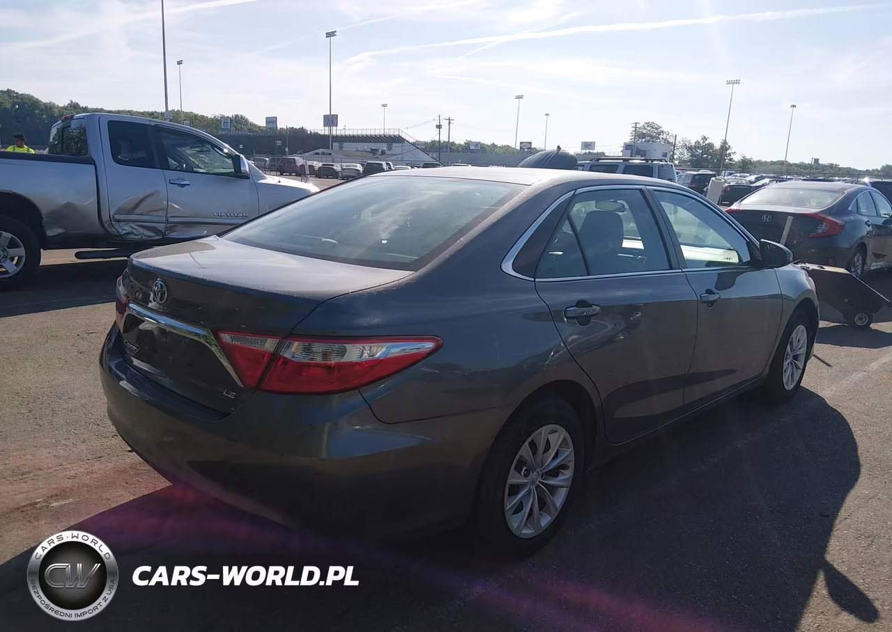 2016 Toyota Camry Le VIN:4T4BF1FK9GR530770 - 4