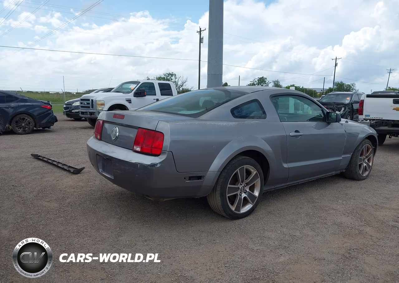 2007 Ford Mustang V6 Deluxe-V6 Premium VIN:1ZVFT80N475323487 - 4