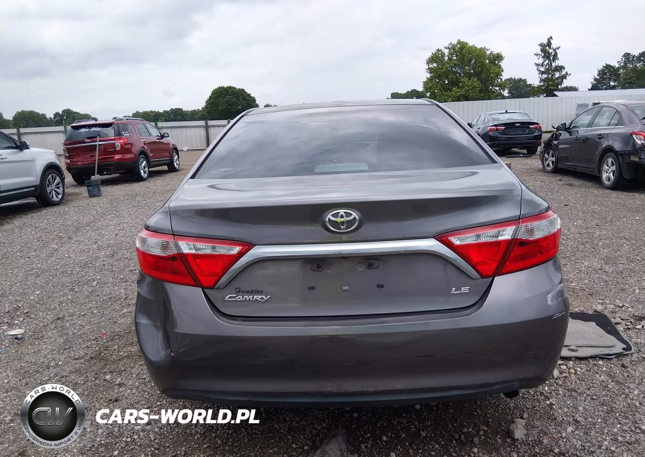 2016 Toyota Camry Le VIN:4T4BF1FK1GR577582 - 17