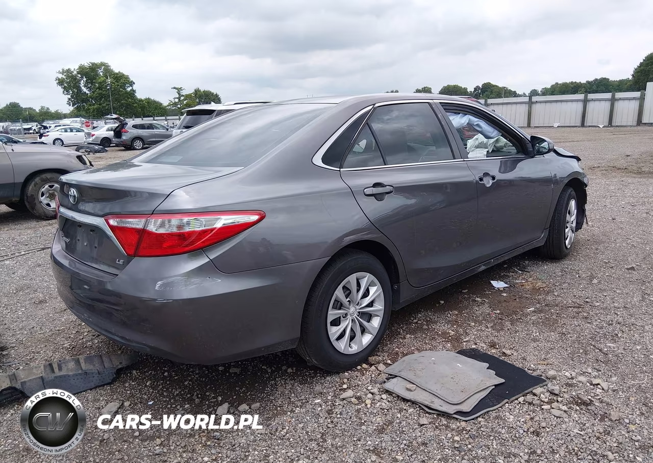 2016 Toyota Camry Le VIN:4T4BF1FK1GR577582 - 4