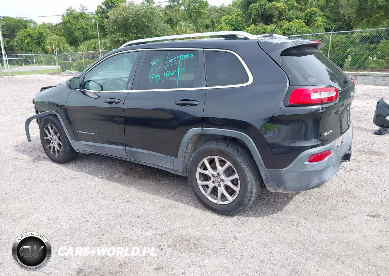 2014 Jeep Cherokee Latitude VIN:1C4PJMCSXEW203689 - 3