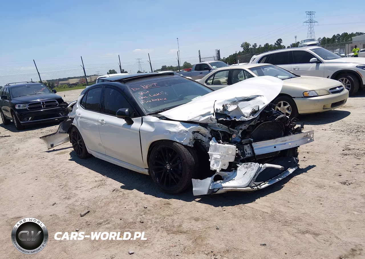 2021 Toyota Camry Xse – zdjęcie 1 z 17