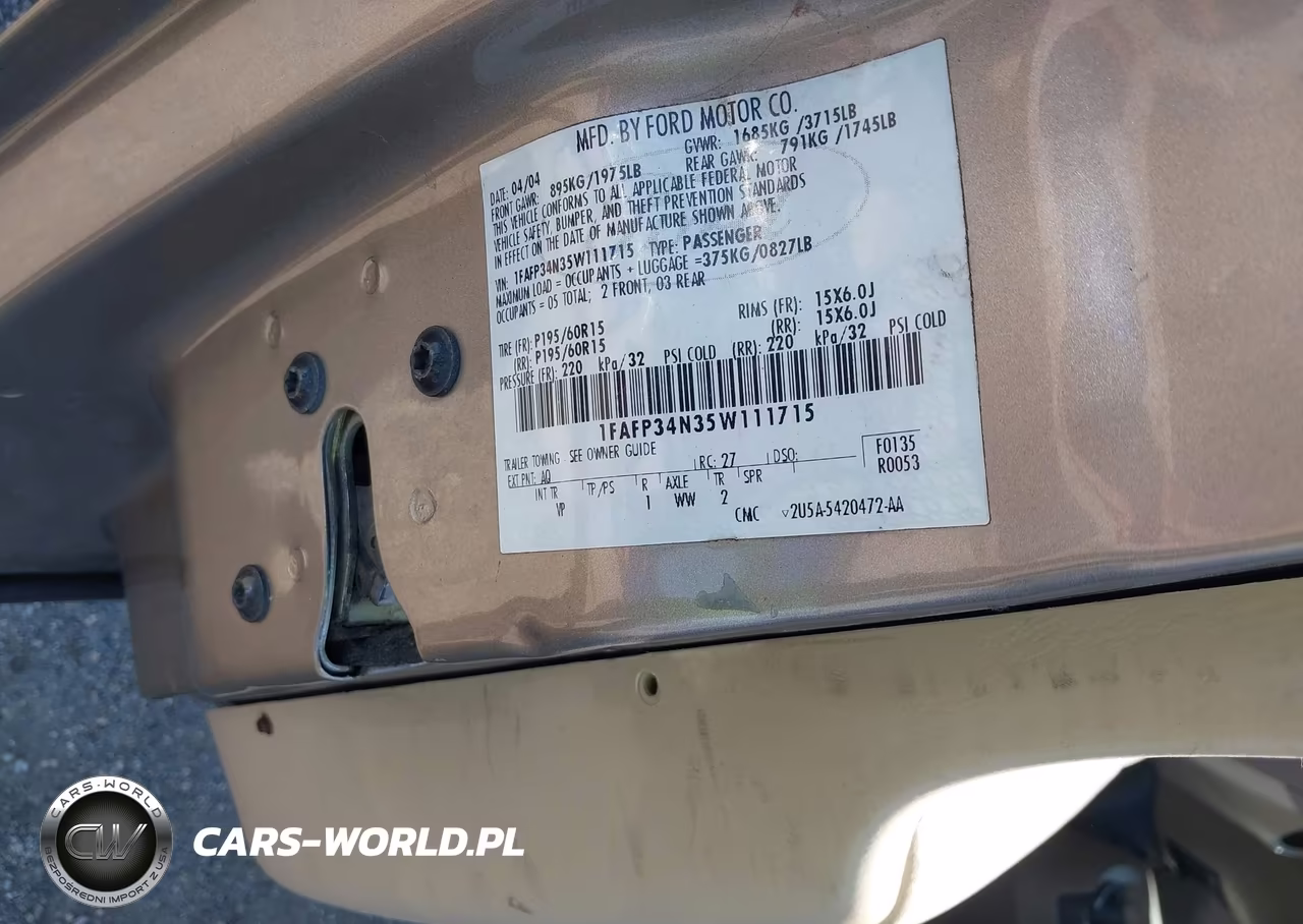 2005 Ford Focus Zx4 VIN:1FAFP34N35W111715 - 9
