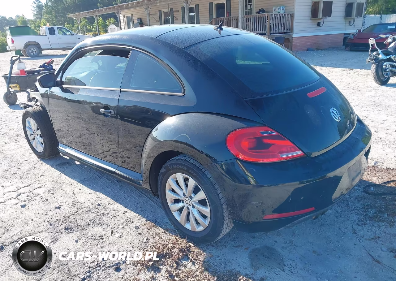 2013 Volkswagen Beetle 2.5L Entry VIN:3VWFP7AT9DM645964 - 3