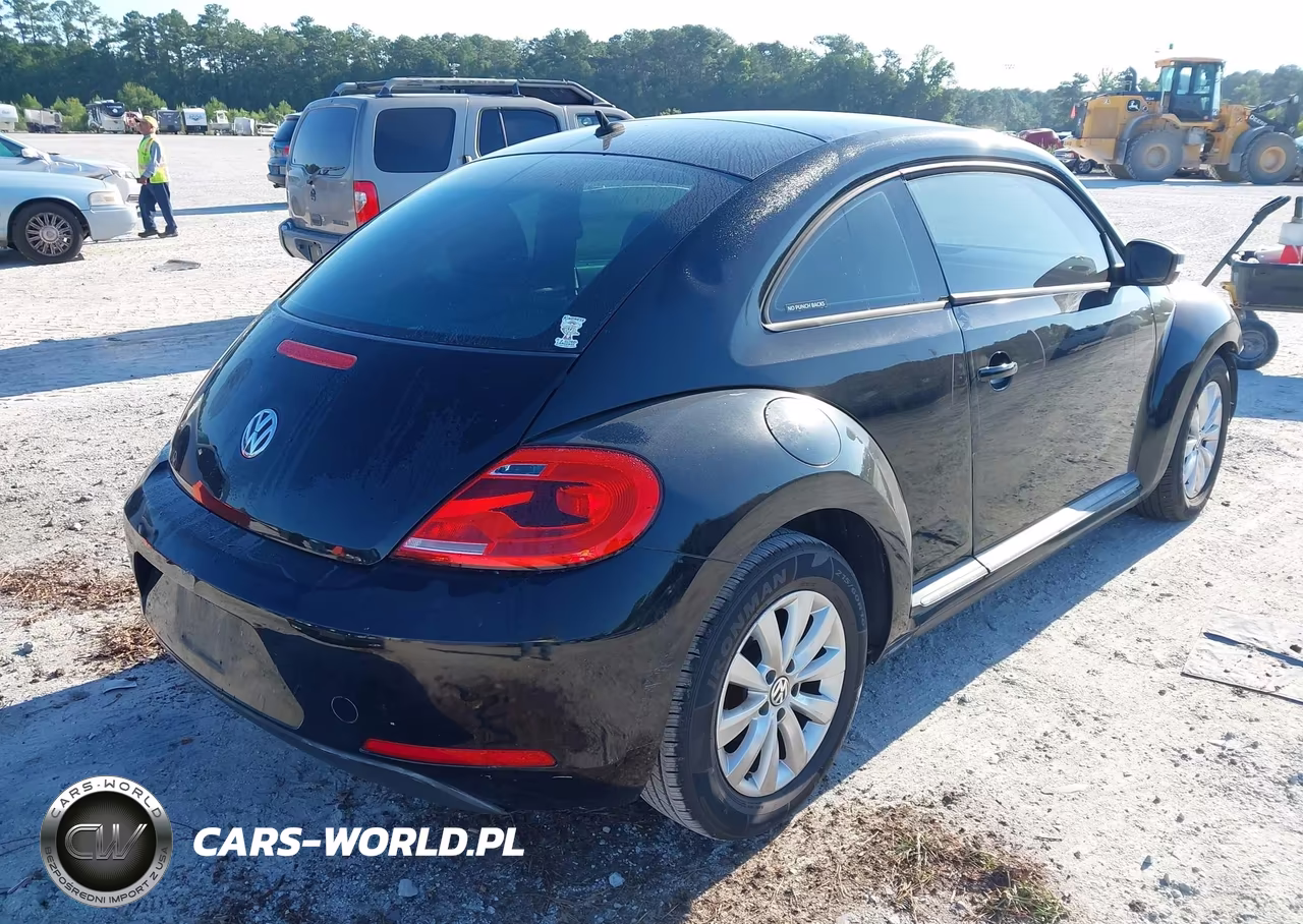2013 Volkswagen Beetle 2.5L Entry VIN:3VWFP7AT9DM645964 - 4