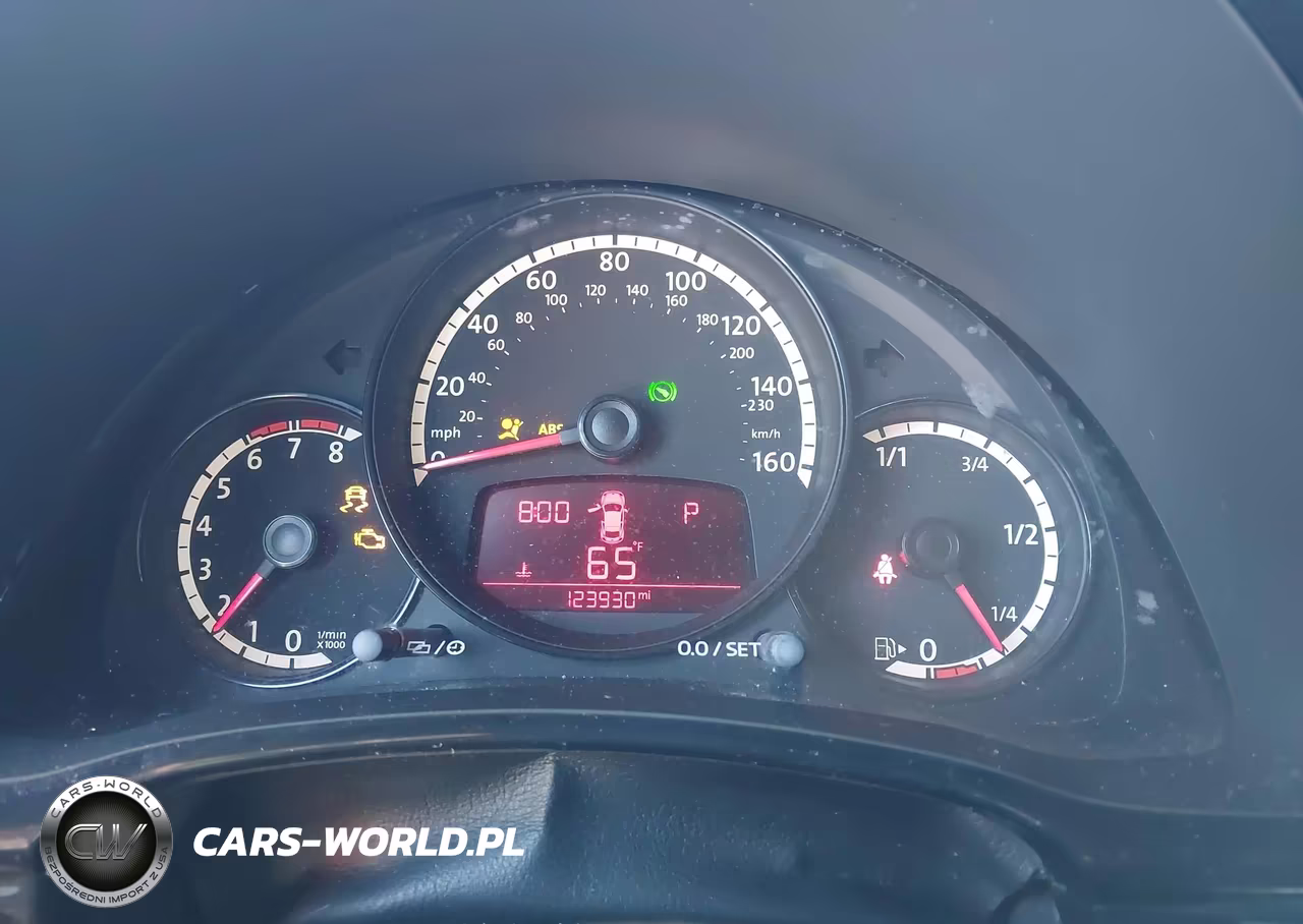 2013 Volkswagen Beetle 2.5L Entry VIN:3VWFP7AT9DM645964 - 7