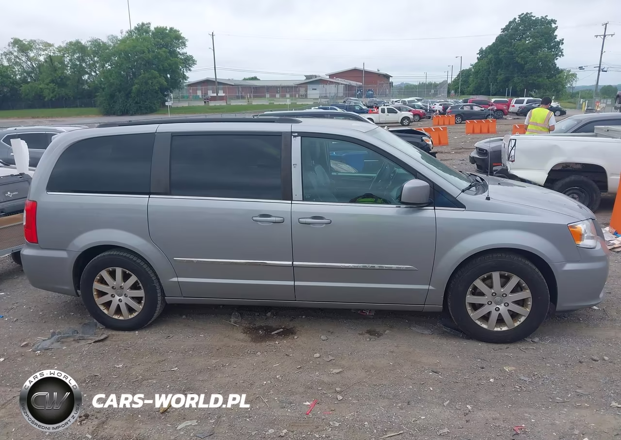 2016 Chrysler Town & Country Touring VIN:2C4RC1BGXGR118684 - 13