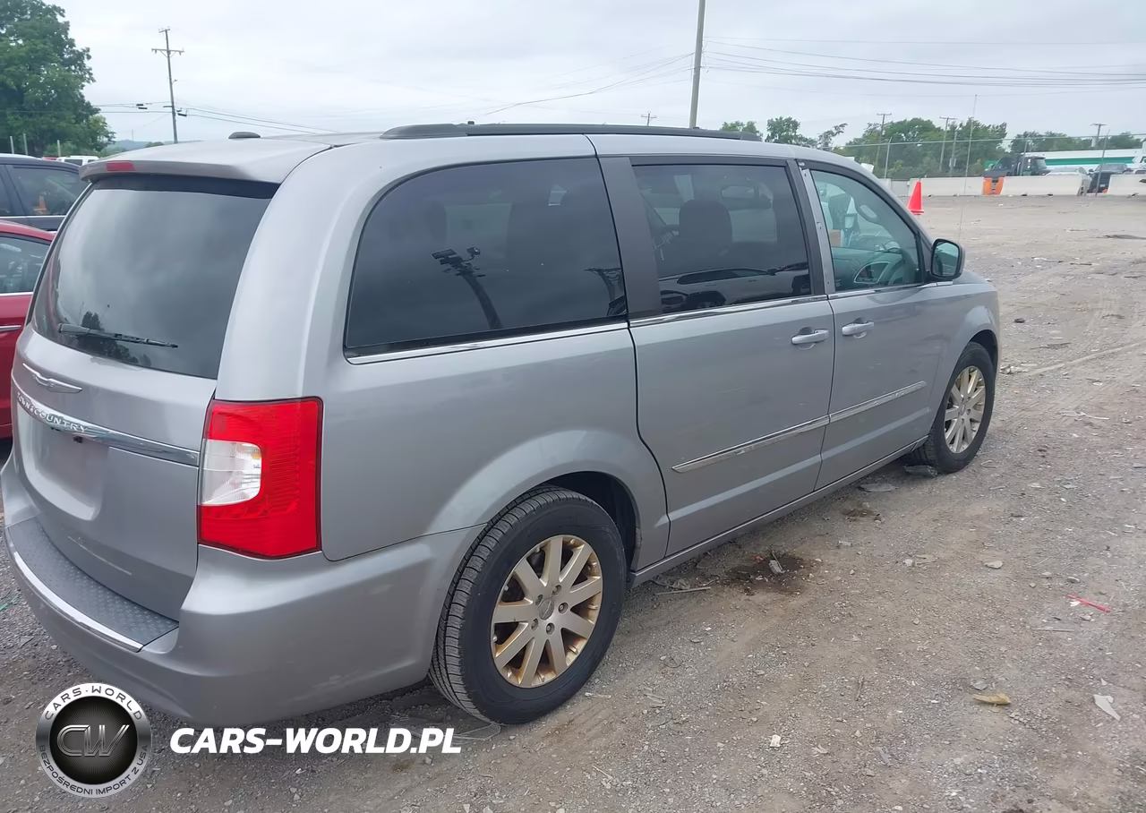 2016 Chrysler Town & Country Touring VIN:2C4RC1BGXGR118684 - 4