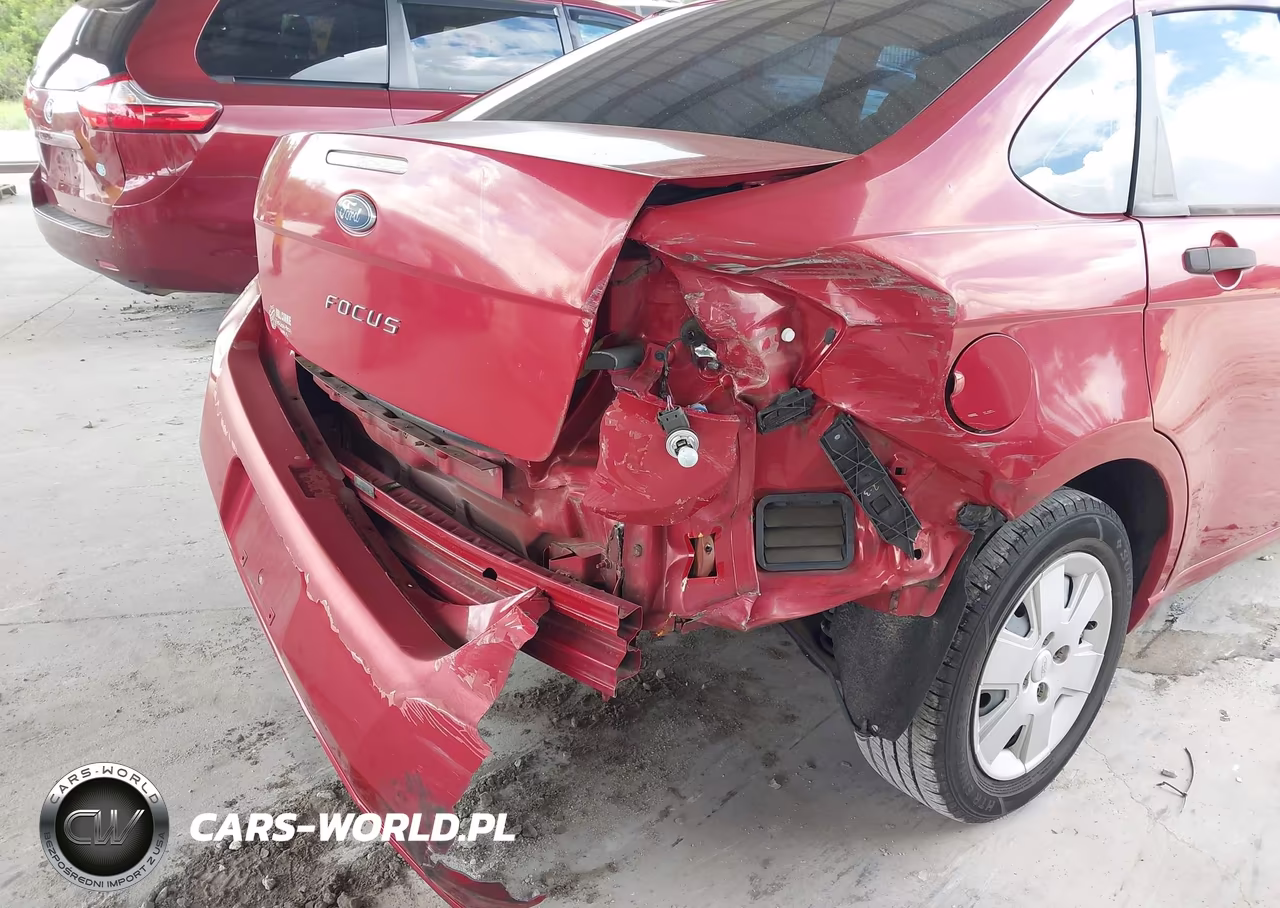 2011 Ford Focus S VIN:1FAHP3EN1BW175304 - 6
