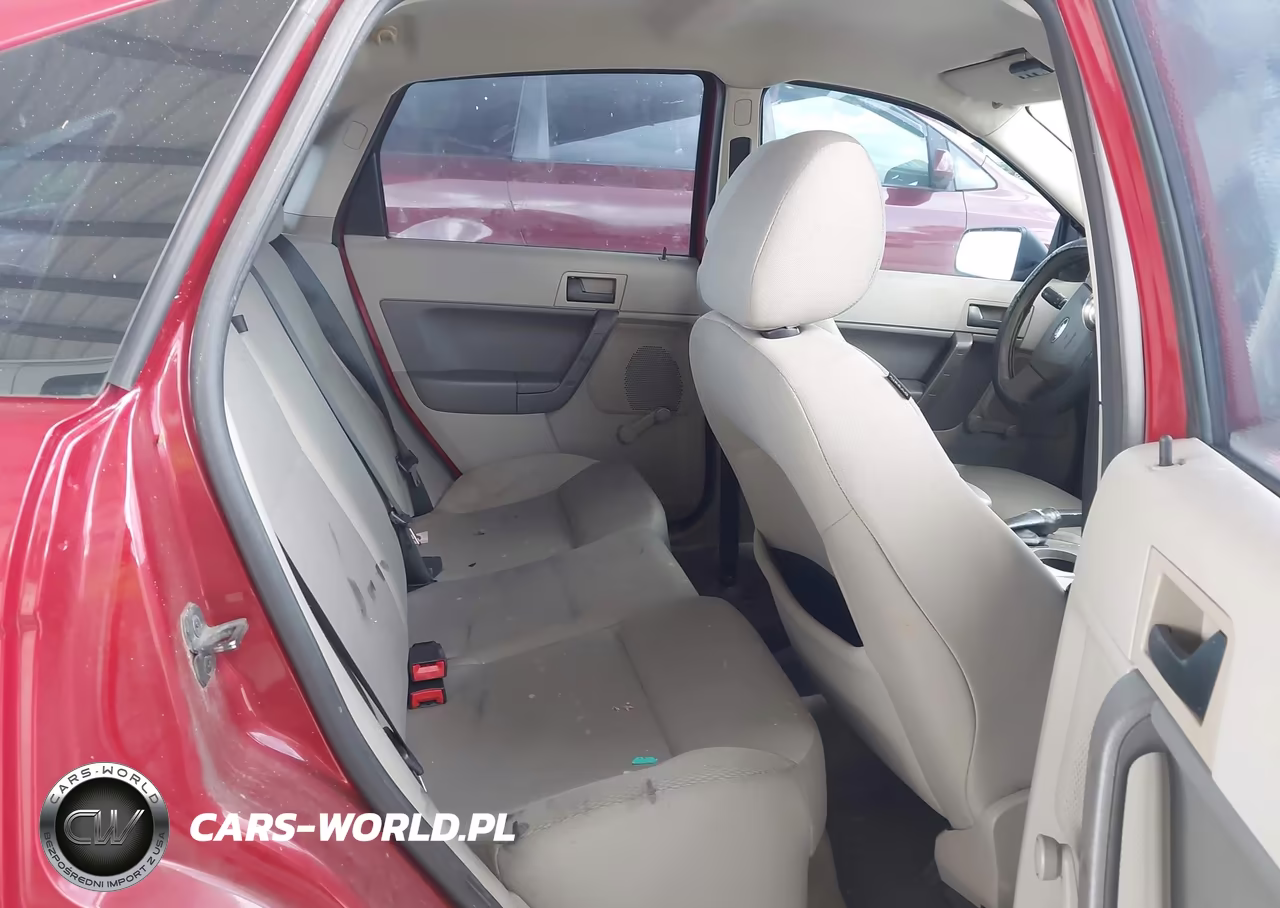 2011 Ford Focus S VIN:1FAHP3EN1BW175304 - 8