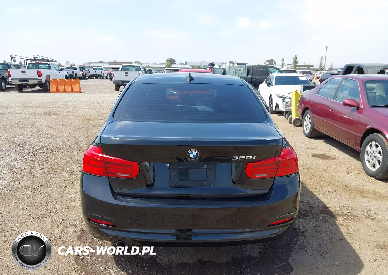 2018 BMW 320I VIN:WBA8A9C5XJAH12667 - 16